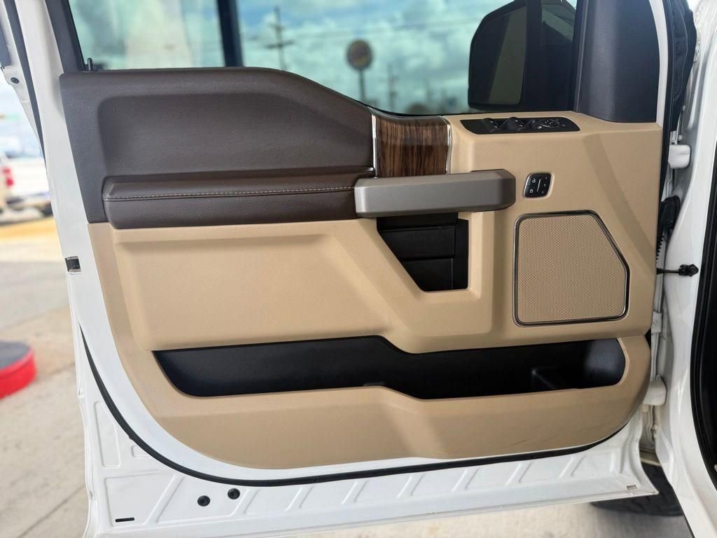 Used 2020 Ford F150 Lariat image 14