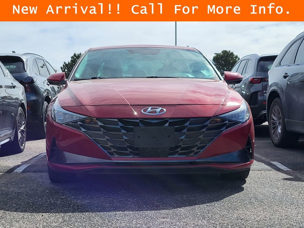 Used 2022 Hyundai Elantra Limited w/ Cargo Package image 3