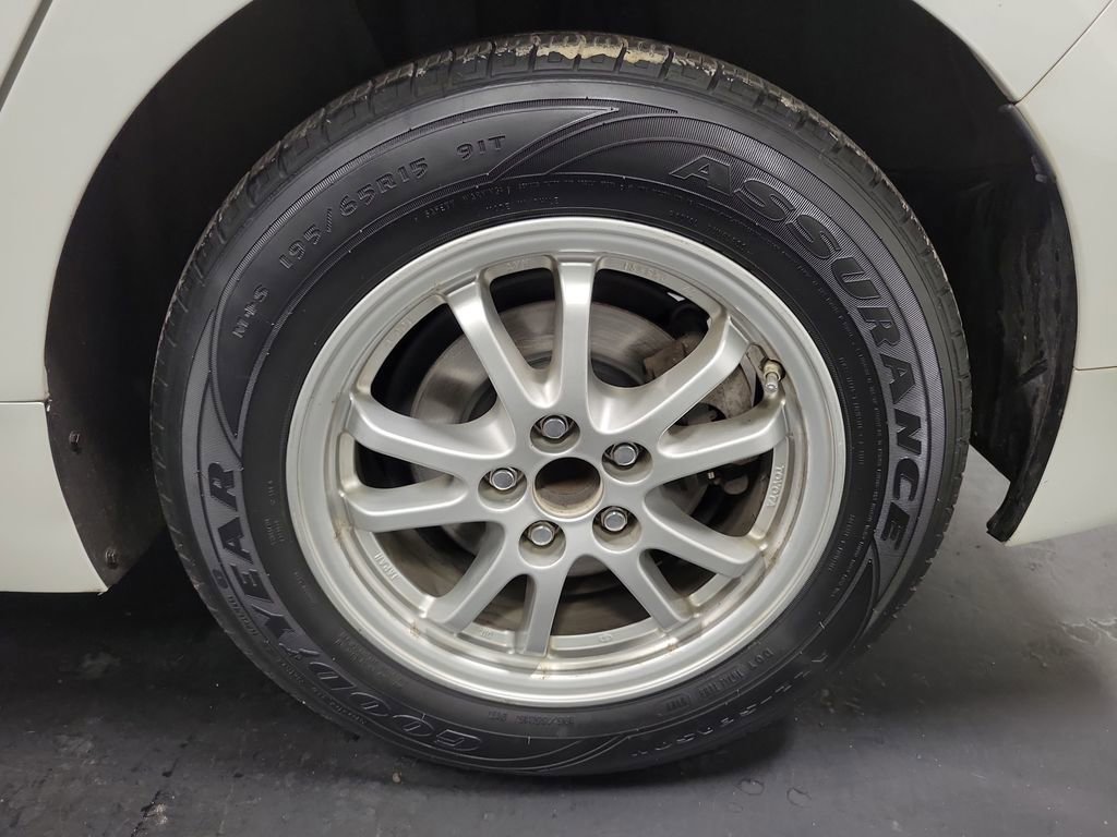 Used 2017 Toyota Prius Two image 10