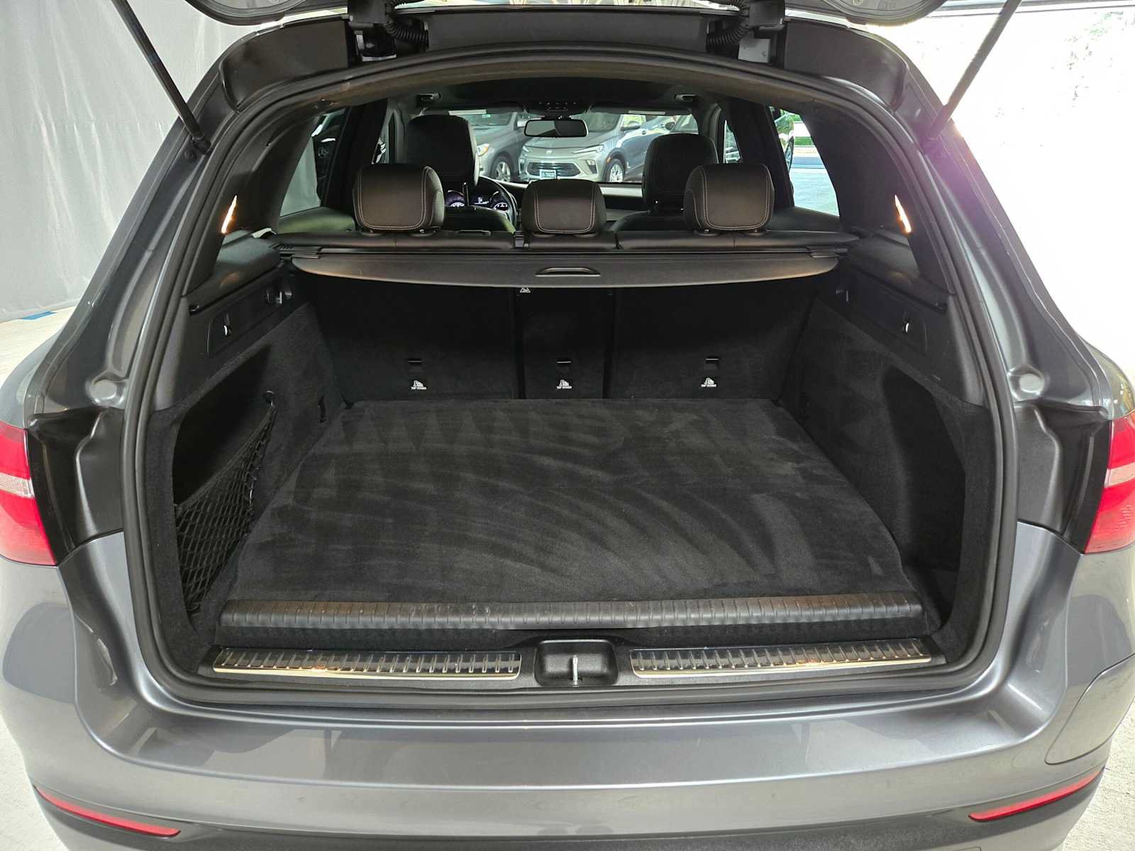 Used 2019 Mercedes-Benz GLC 350e 4MATIC image 13