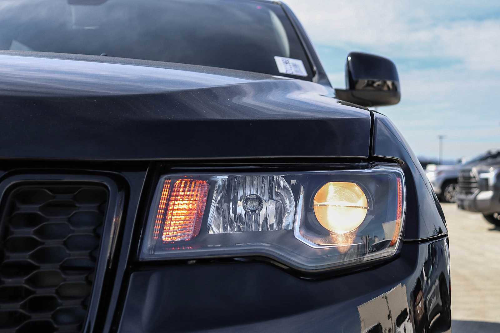 Used 2022 Jeep Grand Cherokee Laredo X image 7