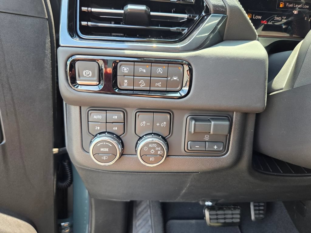 New 2026 GMC Yukon XL AT4 Ultimate AWD/4WD image 27
