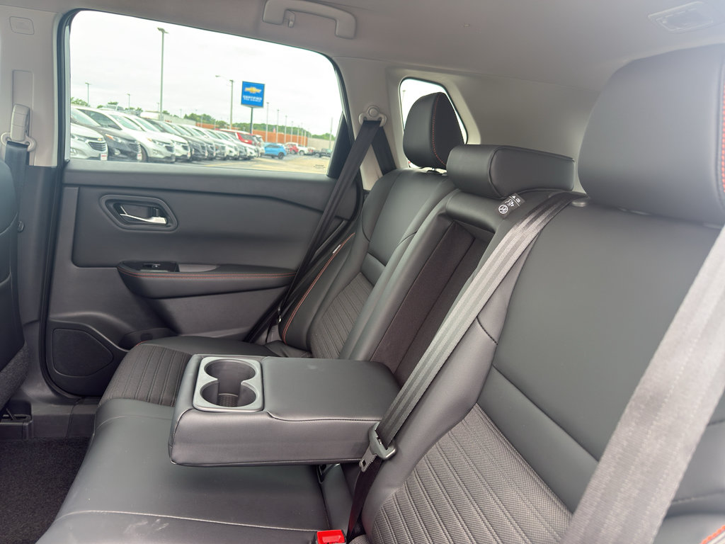 Used 2025 Nissan Rogue SV w/ Rock Creek Premium Package AWD/4WD image 33