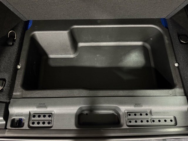 Used 2018 Jeep Wrangler Unlimited Sahara w/ Uconnect 4C Nav & Sound Group image 33