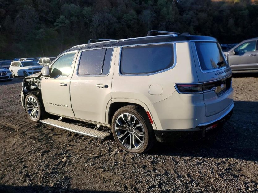 Used 2022 Jeep Grand Wagoneer Series III image 4