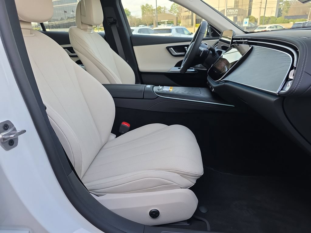 New 2026 Mercedes-Benz E 350 4MATIC Sedan image 16