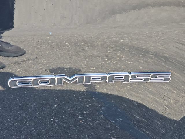Used 2019 Jeep Compass Latitude w/ Cold Weather Group AWD/4WD image 33
