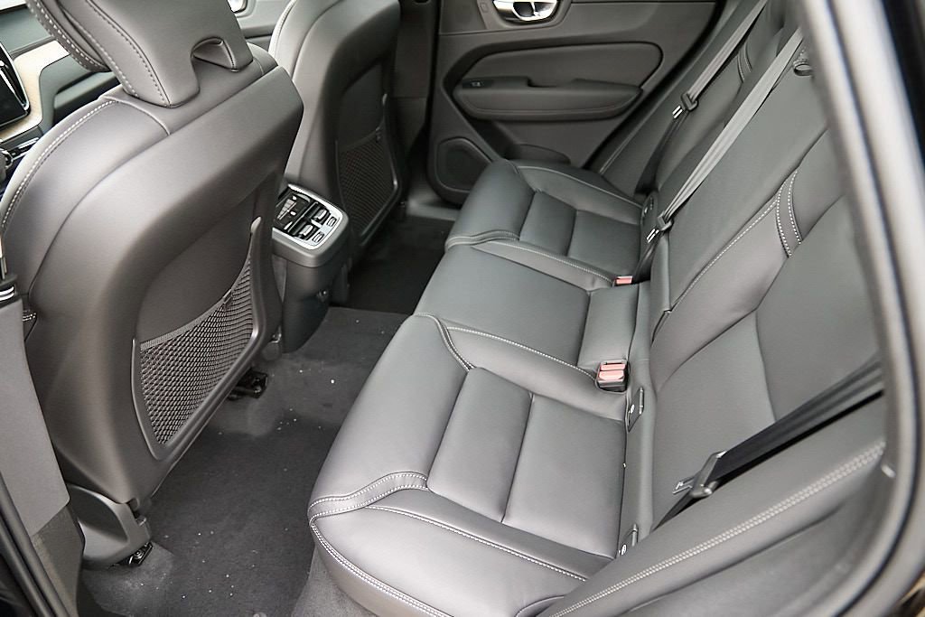 New 2026 Volvo XC60 B5 Ultra w/ Protection Package Premier image 18