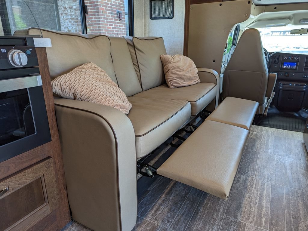 Used 2019 Chevrolet Express 4500 w/ RV Package RWD image 51