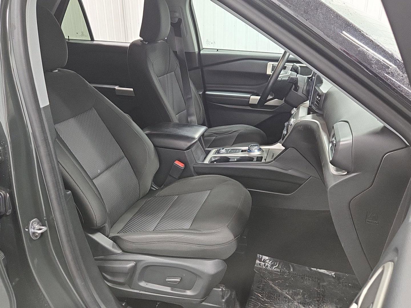 Used 2023 Ford Explorer XLT image 21