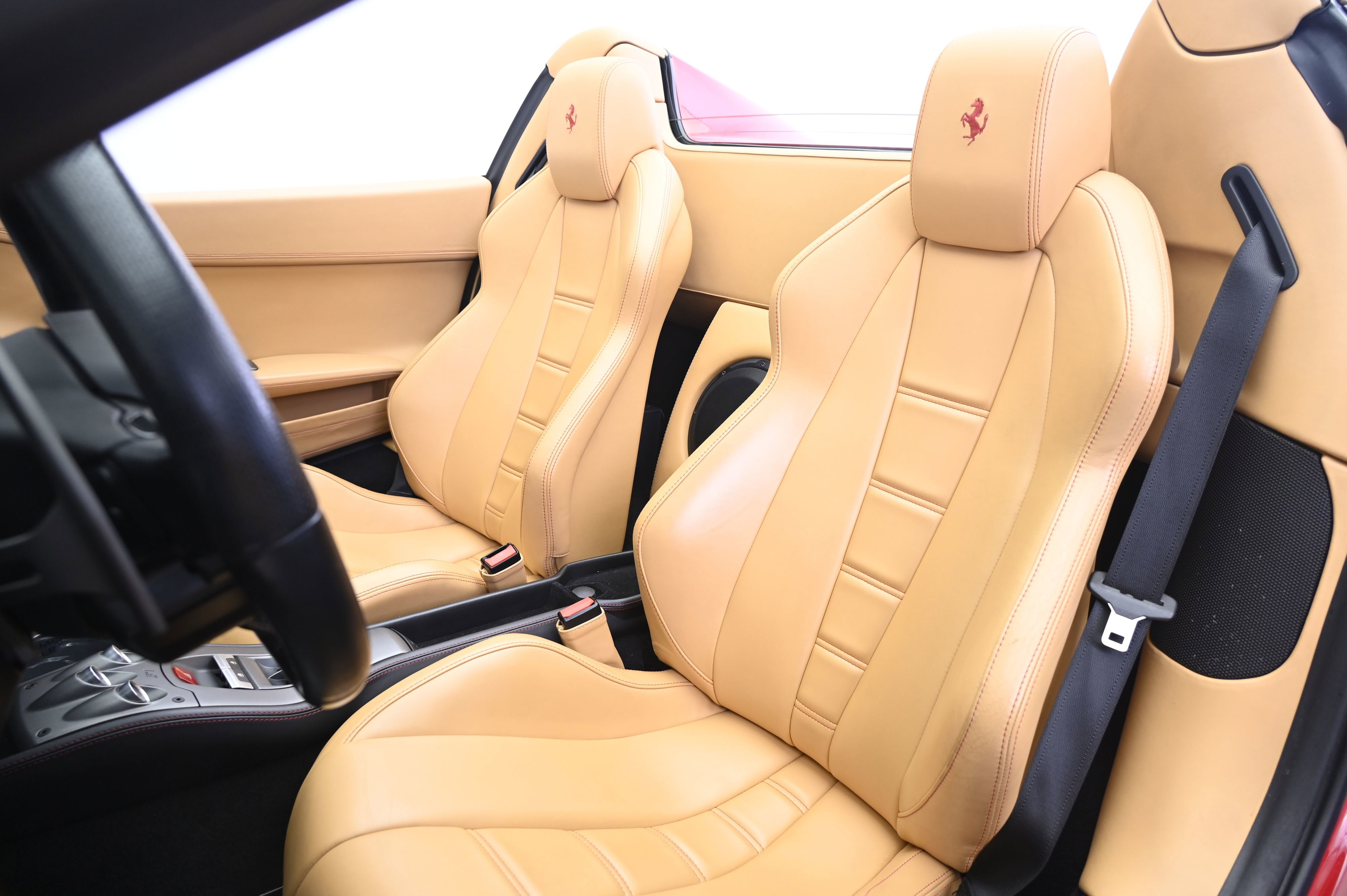 Used 2013 Ferrari 458 Spider image 5