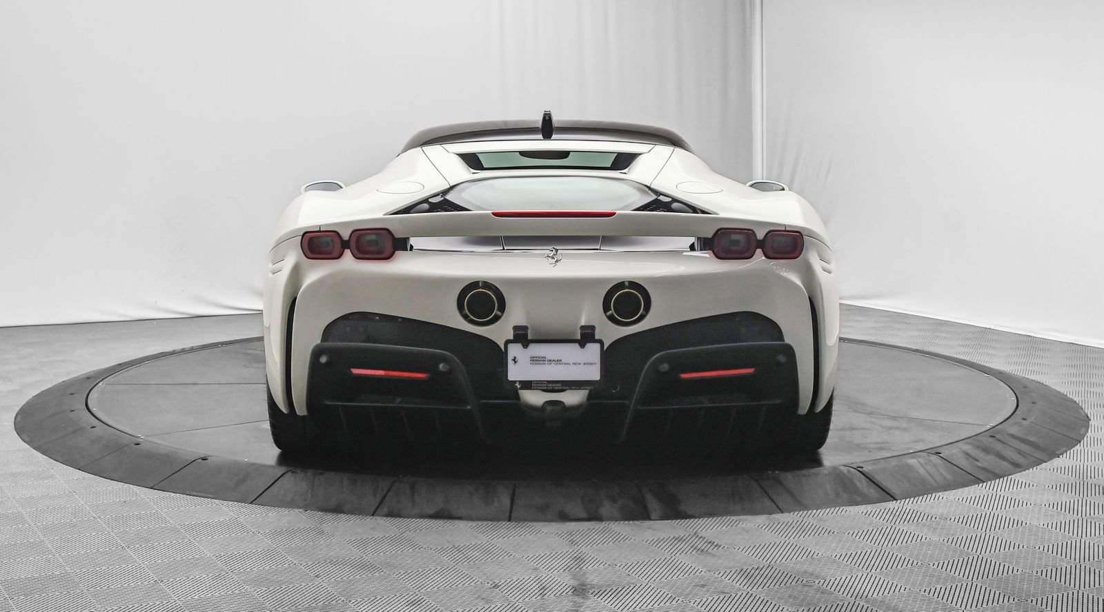 Used 2023 Ferrari SF90 Stradale image 7