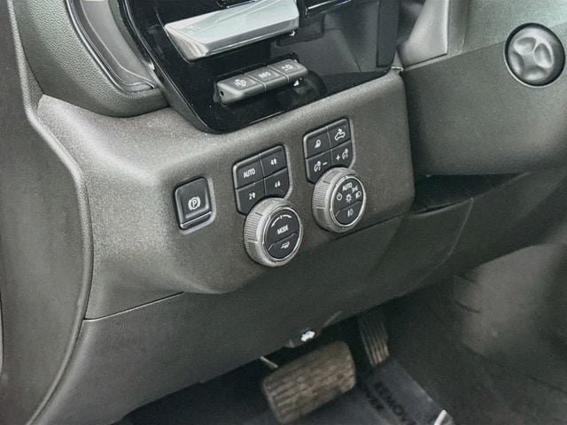 Used 2025 Chevrolet Silverado 1500 High Country w/ High Country Premium Package AWD/4WD image 11