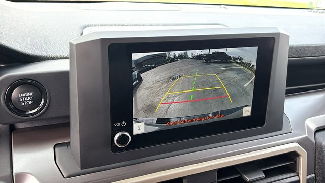 Used 2025 Toyota Tacoma SR5 AWD/4WD image 18