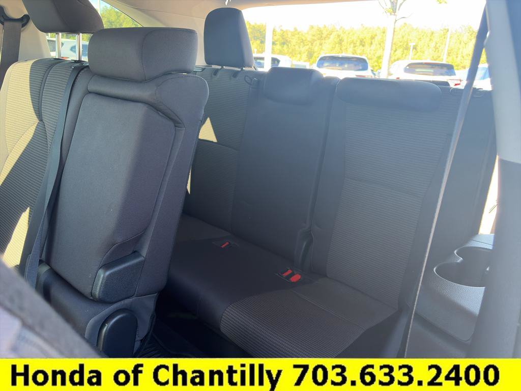 Used 2023 Toyota Highlander LE AWD/4WD image 24
