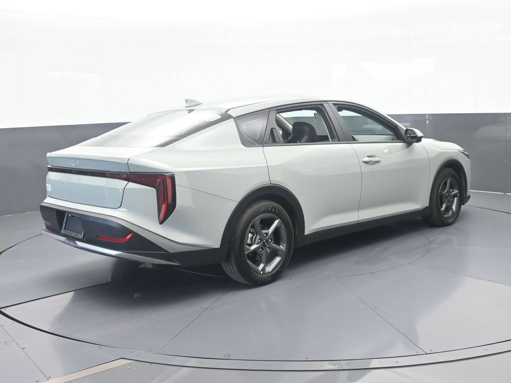 Used 2025 Kia K4 FWD image 6
