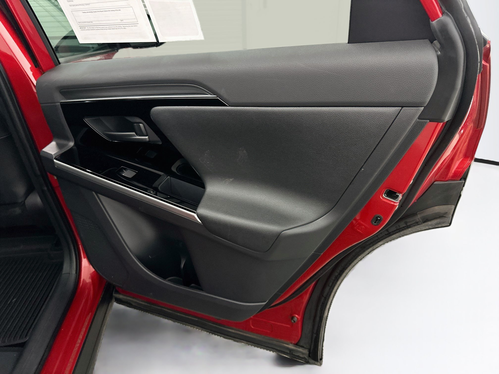 Used 2025 Subaru Solterra w/ Limited Package AWD/4WD image 32