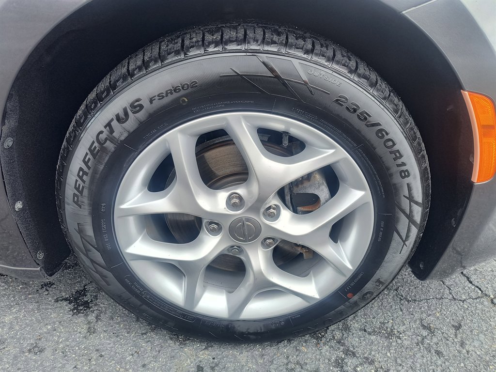 Used 2018 Chrysler Pacifica Touring-L Plus FWD image 12