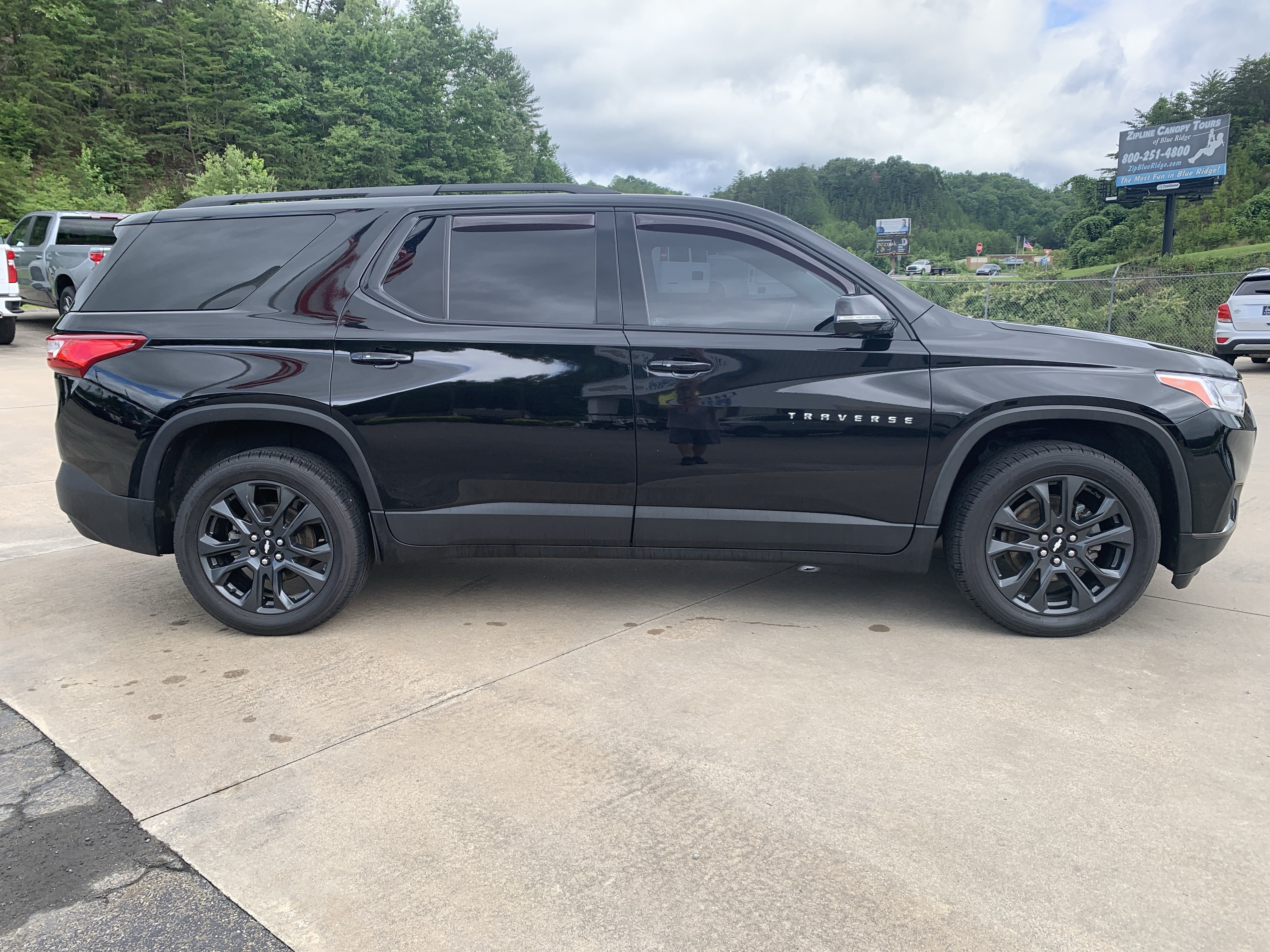Used 2020 Chevrolet Traverse RS FWD image 12