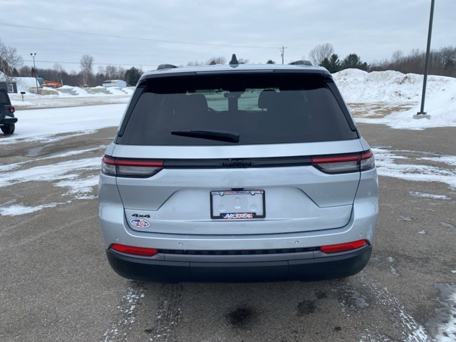 New 2026 Jeep Grand Cherokee Altitude AWD/4WD image 5