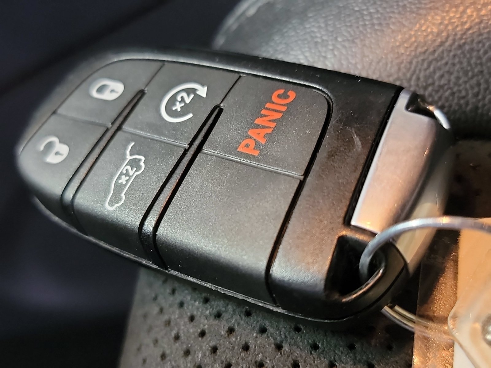 Used 2020 Jeep Grand Cherokee Altitude AWD/4WD image 32