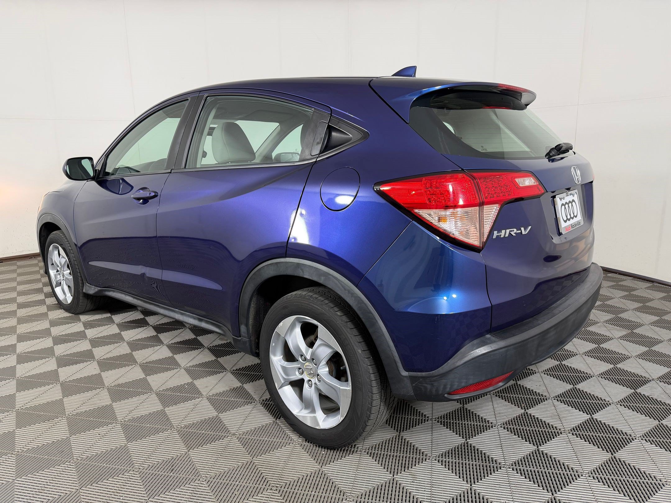Used 2016 Honda HR-V EX-L image 3