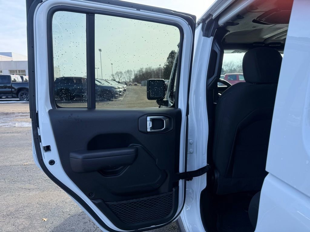 Used 2022 Jeep Wrangler Unlimited Sport image 39