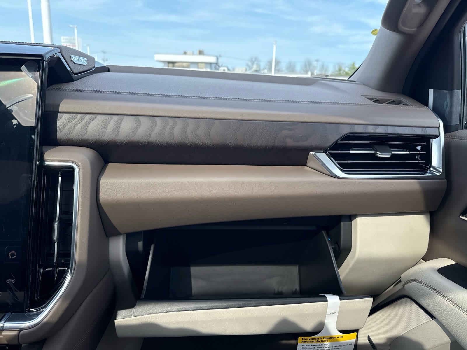New 2026 GMC Yukon XL Denali w/ Sun & Power Step Package AWD/4WD image 21