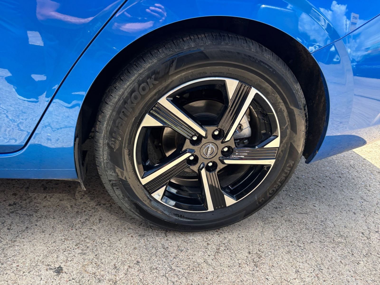 Used 2025 Nissan Sentra SV FWD image 28