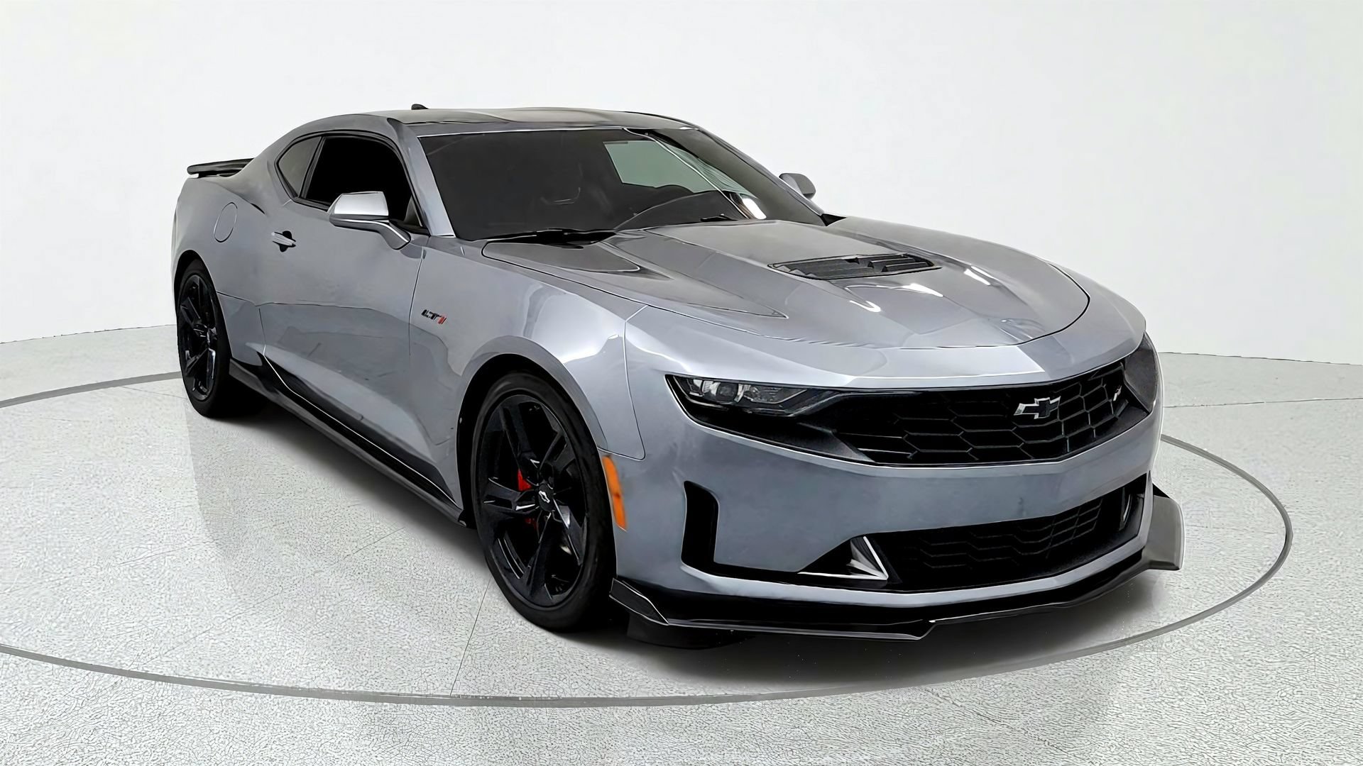 Used 2021 Chevrolet Camaro LT w/ RS Package RWD image 7