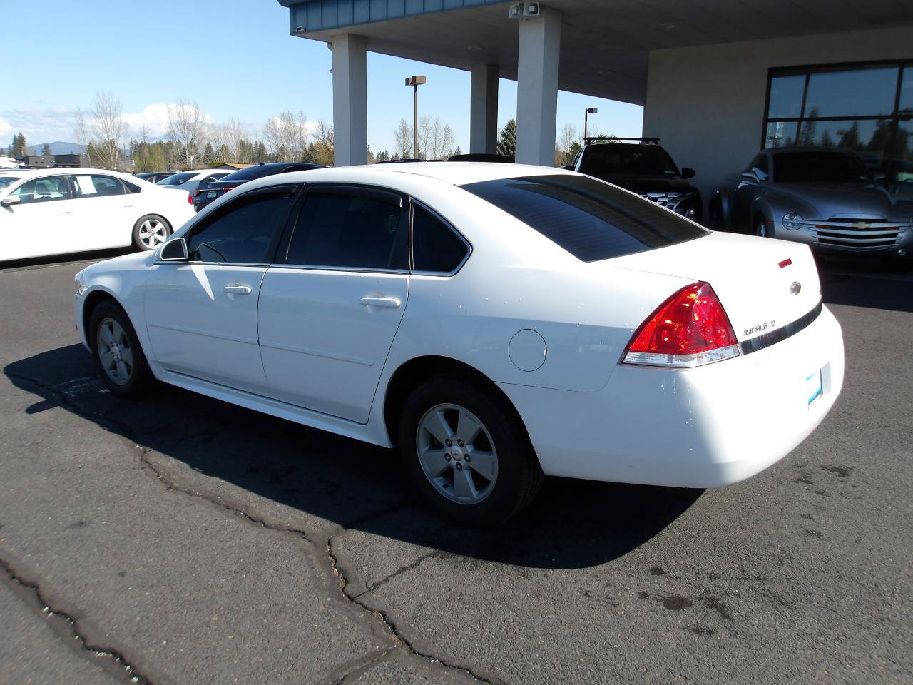 Used 2011 Chevrolet Impala LT FWD image 3