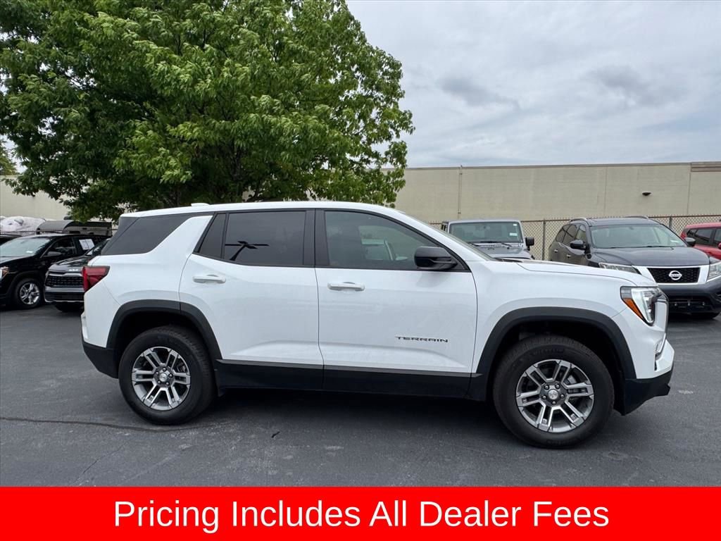 Used 2026 GMC Terrain Elevation FWD image 2