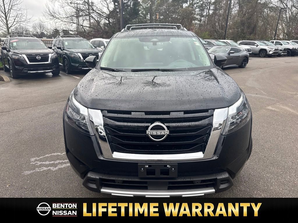 Used 2025 Nissan Pathfinder Platinum w/ Cargo Package image 10