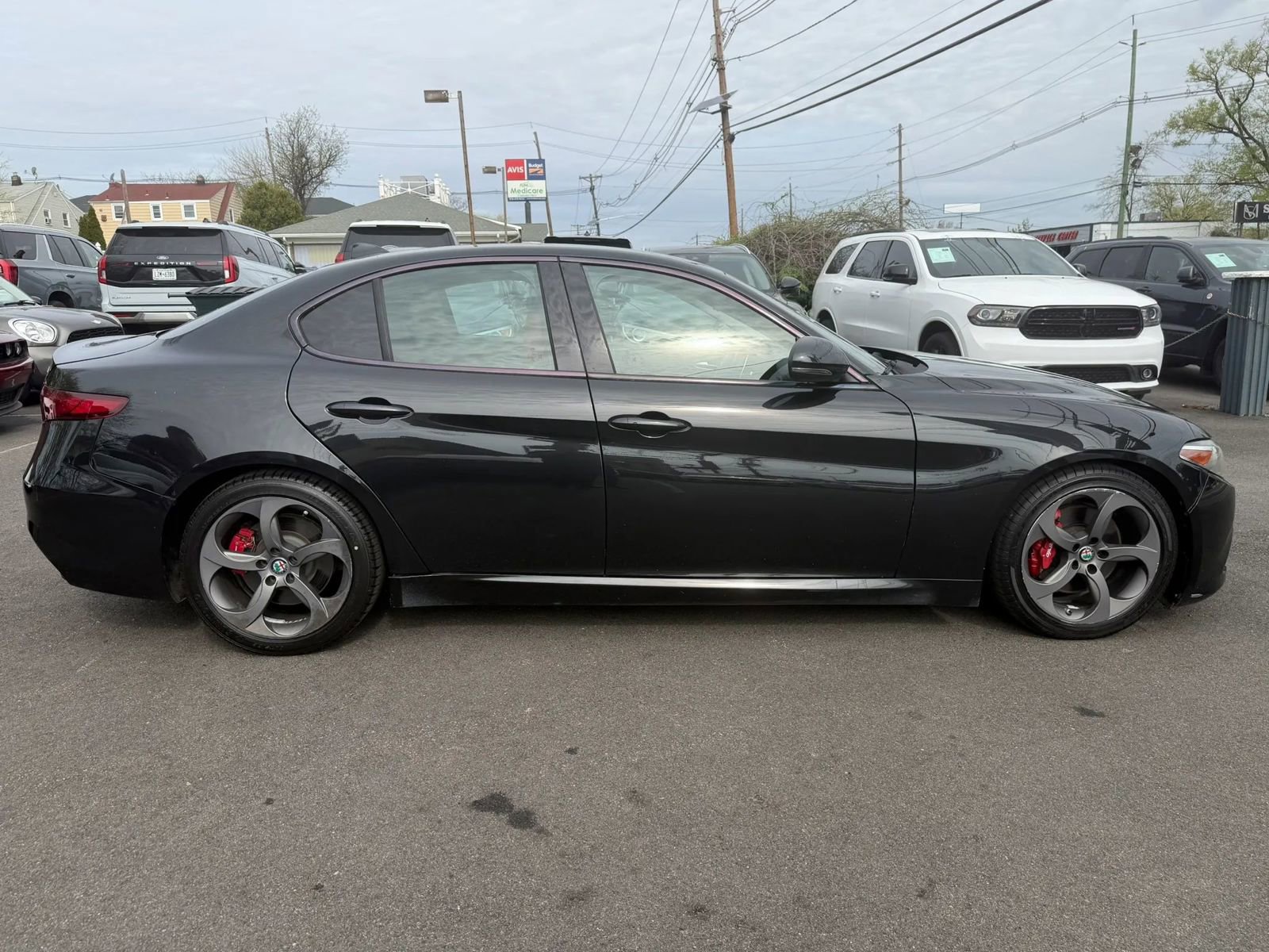 Used 2017 Alfa Romeo Giulia w/ Sport Appearance Package image 6