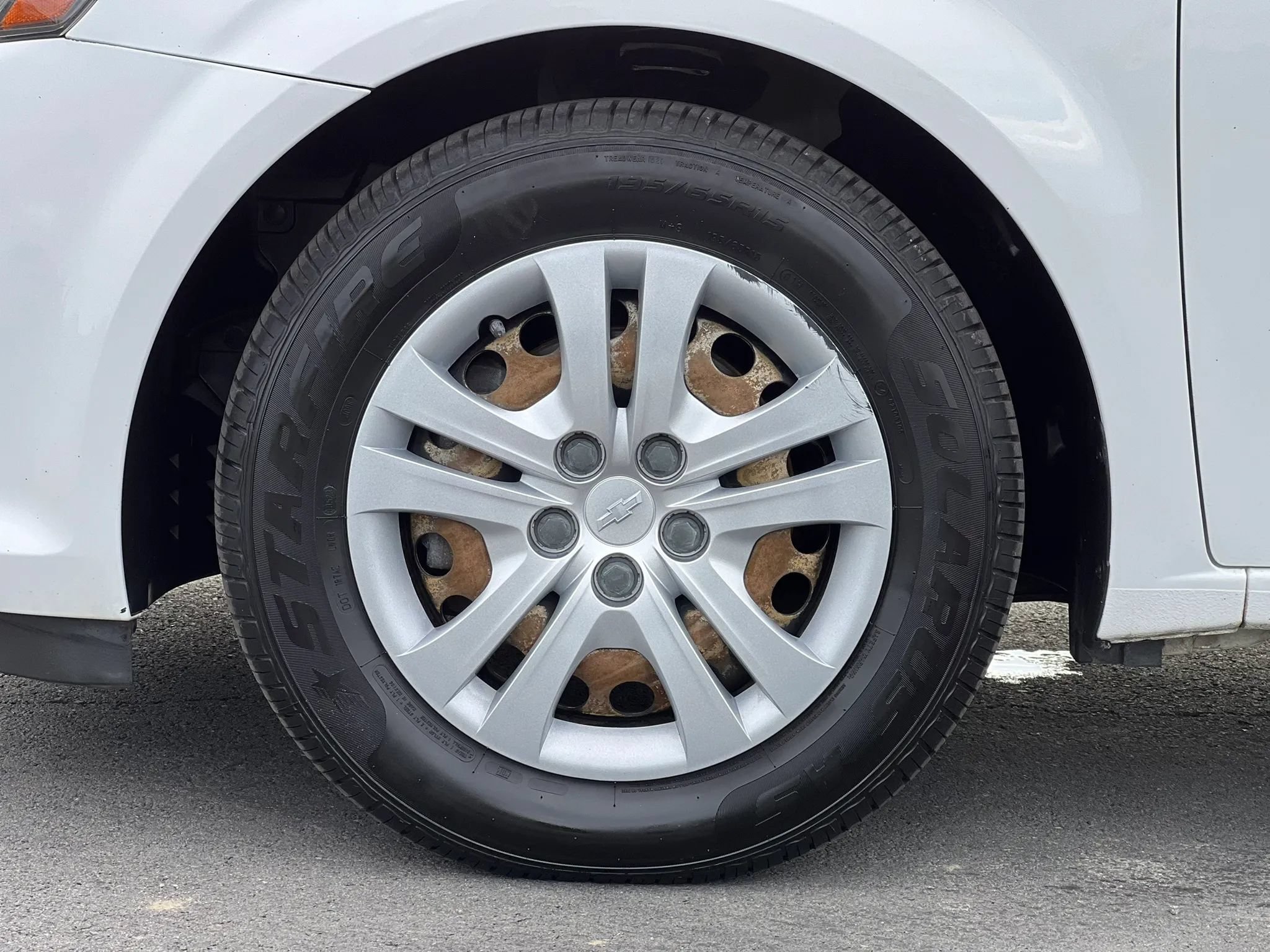 Used 2017 Chevrolet Sonic LT FWD image 43