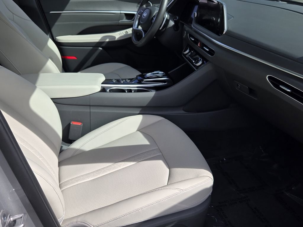 Used 2023 Hyundai Sonata Limited image 16