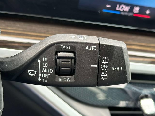 Used 2025 BMW X5 xDrive50e AWD/4WD image 30