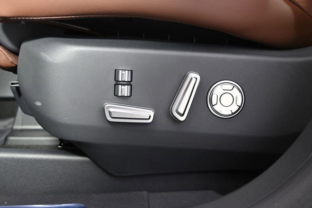 New 2026 Lincoln Nautilus Reserve AWD/4WD image 14