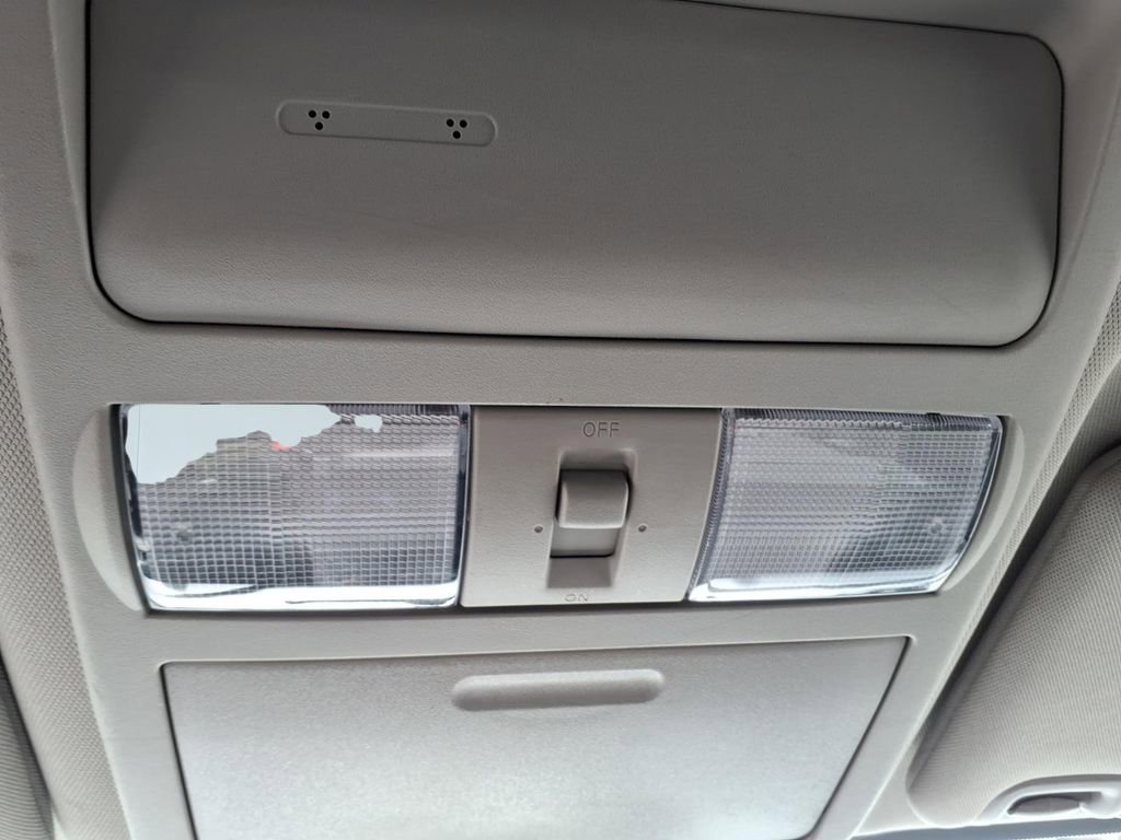 Used 2024 Nissan Frontier SV w/ SV Convenience Package image 26