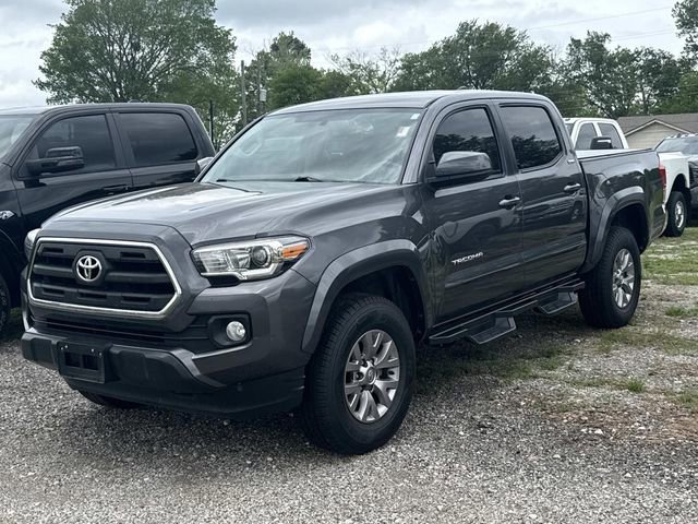 Used 2017 Toyota Tacoma SR5 w/ Tow Package image 3