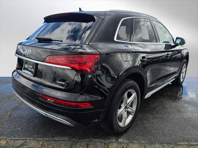 Used 2024 Audi Q5 2.0T Premium w/ Convenience Package image 3
