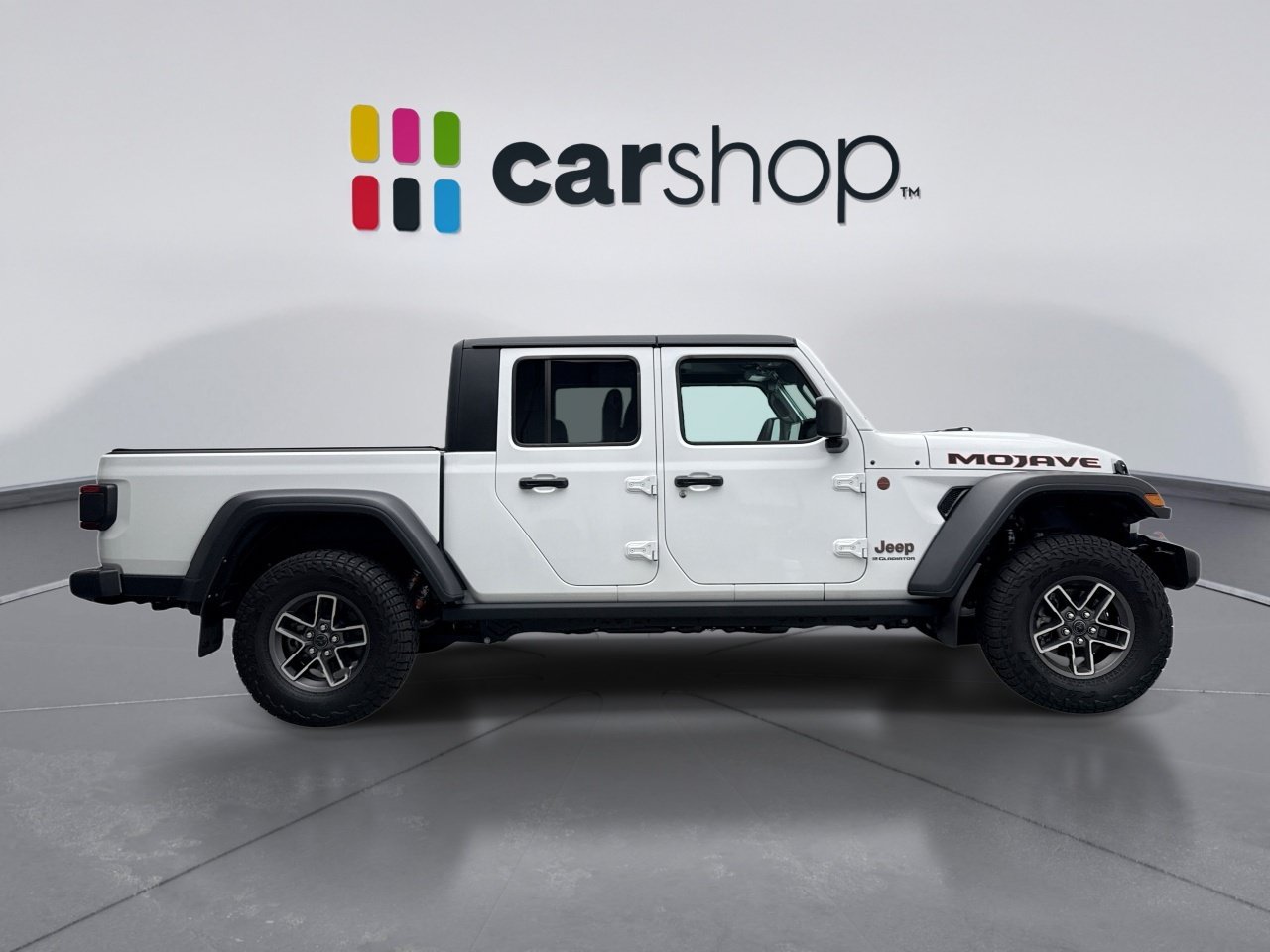 Used 2025 Jeep Gladiator Mojave w/ Convenience Group AWD/4WD image 6