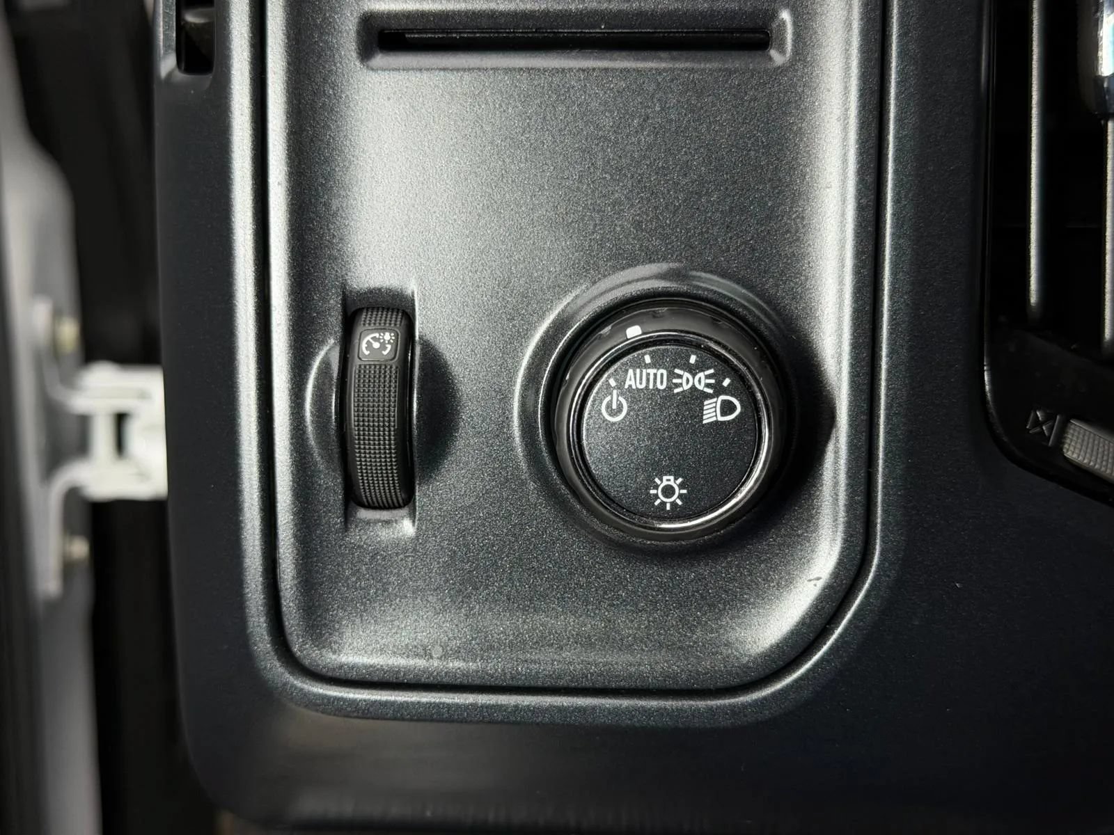 Used 2017 GMC Sierra 1500 2WD Regular Cab image 19