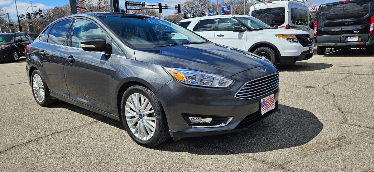 Used 2018 Ford Focus Titanium FWD image 3
