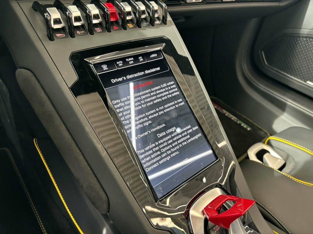Used 2024 Lamborghini Huracan EVO image 41