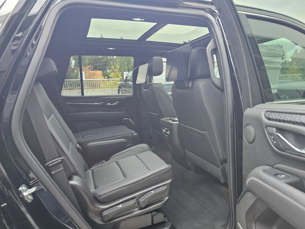 Used 2021 GMC Yukon Denali w/ Denali Ultimate Package AWD/4WD image 14
