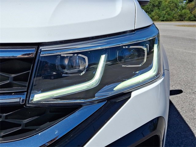 Used 2022 Volkswagen Taos SEL w/ Panoramic Sunroof Package image 15