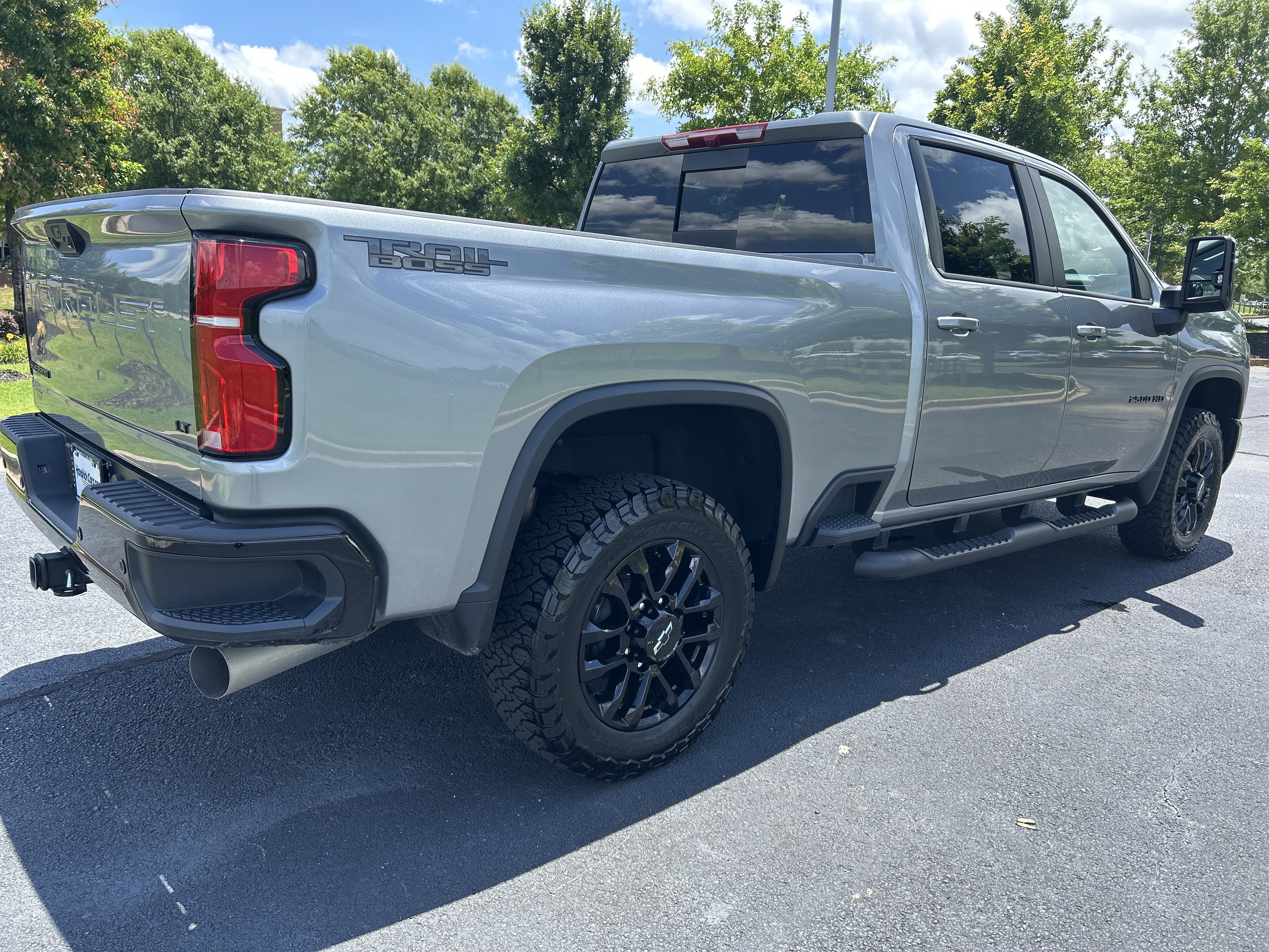 Used 2025 Chevrolet Silverado 2500 LT w/ Trail Boss Package AWD/4WD image 9
