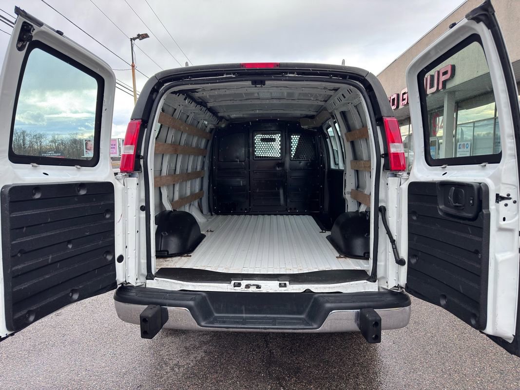 Used 2019 GMC Savana 2500 w/ Driver Convenience Package image 31