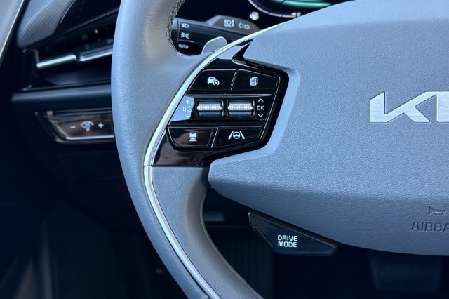 New 2026 Kia Niro EX FWD image 30